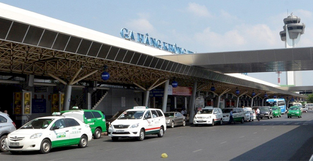 There is designated taxi-wavering spot at Tan Son Nhat Airport